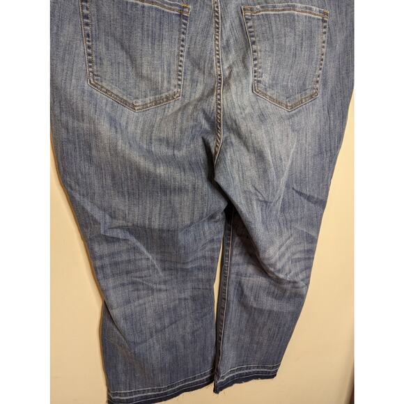 NWT Lane Bryant Distressed Floral Patch Crop Jeans - Picture 7 of 10